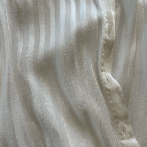 White button down top - Picture 2 of 3